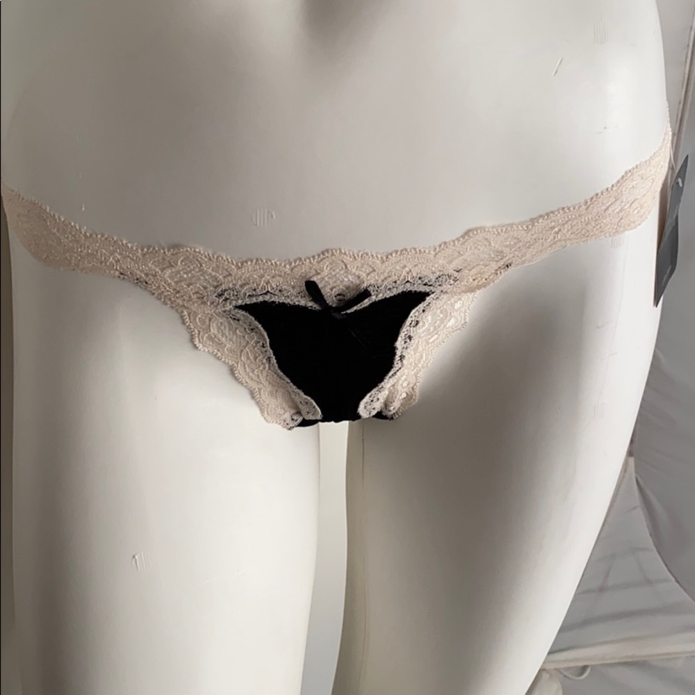 Rene Rofe black cream tonal striped thong panty S
